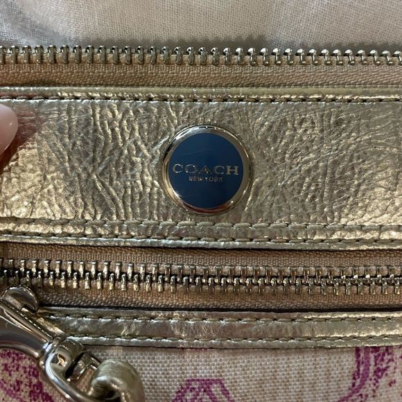 COACH Poppy Dream C Zippy Wallet  Rainbow Wristlet - Picture 4 of 5